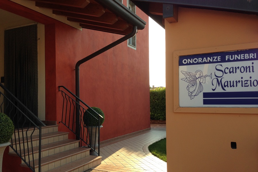 sala-del-commiato-scaroni