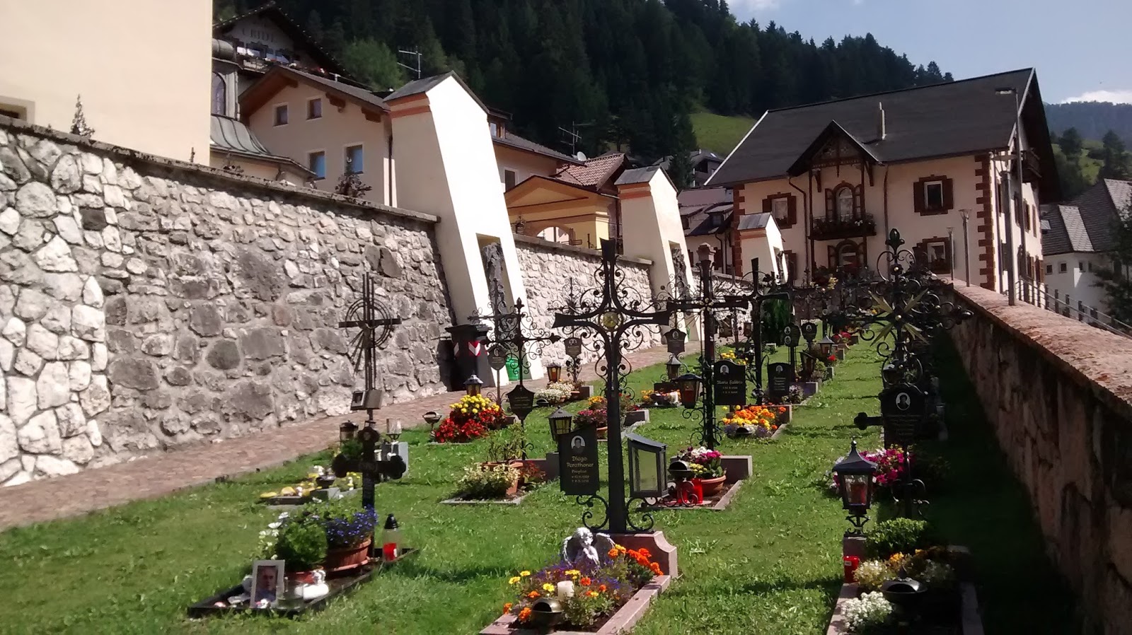 Brunico. Il cimitero dei soldati francesi.
