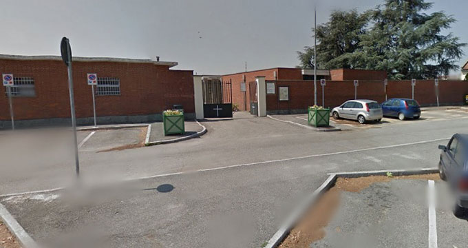 Nichelino. Scippata al cimitero: stava portando fiori sulla tomba del marito.