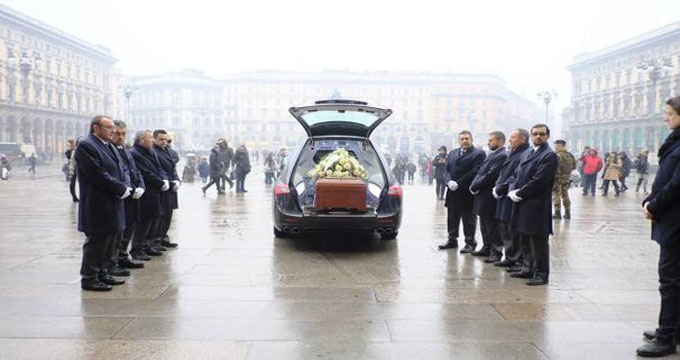 Milano. Duomo gremito per i funerali di don Aldo Geranzani, rettore del San Carlo.