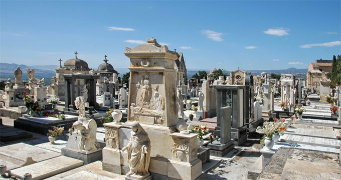 paternò Paternò. Cimiteri: stop al progetto di gestione con i privati.