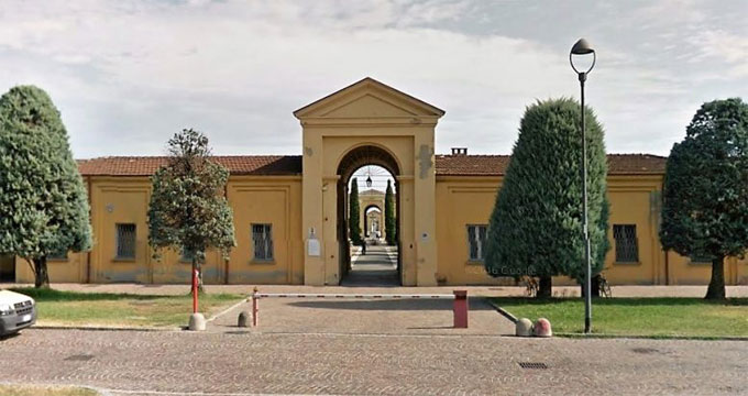 Piacenza. Prostituzione: incontri tra lucciole e clienti all’interno del cimitero.