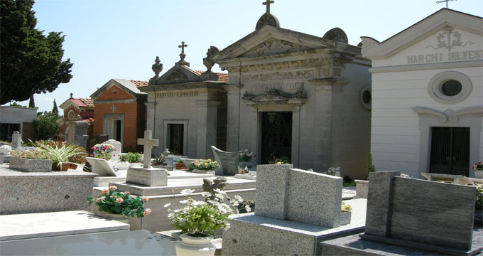 Rosignano Marittimo. “Che ne sarà dei nostri cimiteri?”.