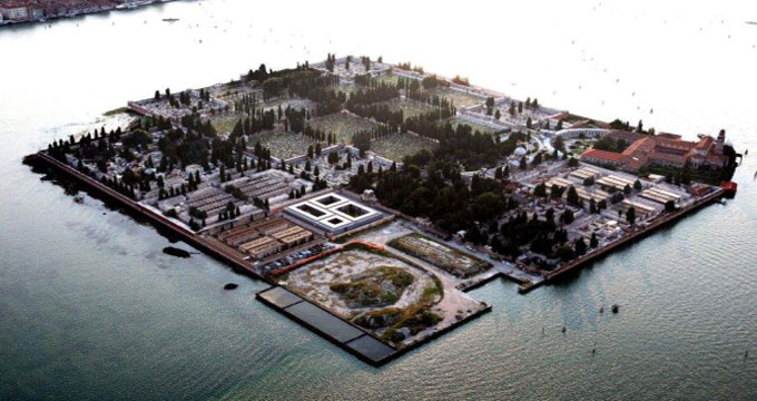Venezia. Va a trovare la moglie e muore in cimitero.
