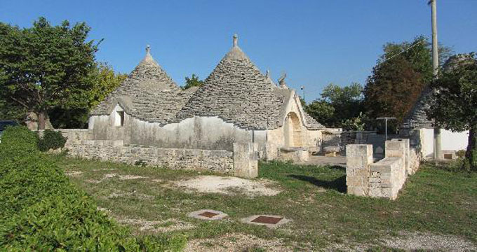trulli-at-la-chiusa-di