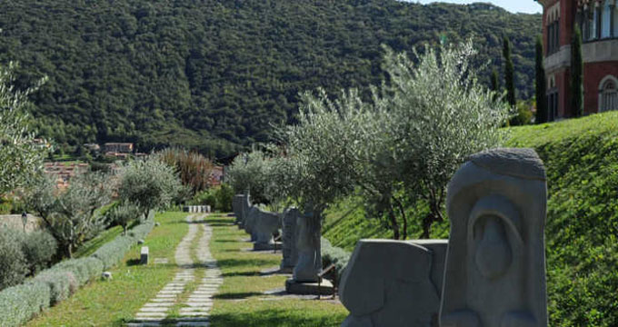 Paratico. Ladri vandalizzano le tombe al cimitero.
