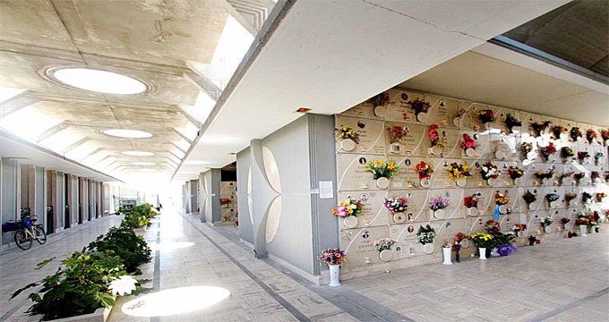 latina Latina. Cimitero e attività commerciali incompatibili: la Cassazione dà ragione alle agenzie funebri.