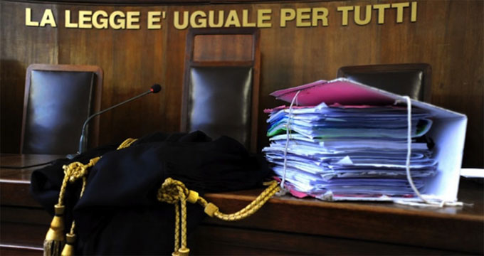 legge A processo il “re dei funerali”: Castellammare parte civile contro l’usura.