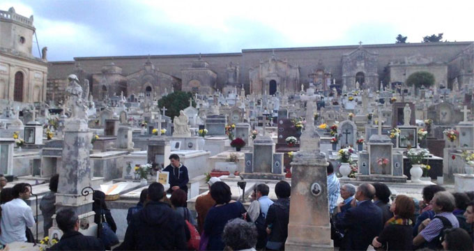 noto Noto. Profanata la tomba di un neonato.