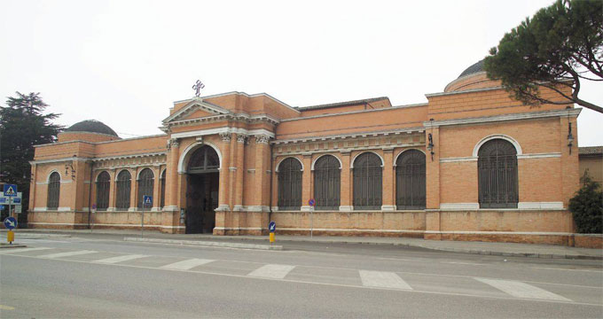 forlì Forlì. Cimitero monumentale: lotta al degrado. Decade la concessione di altre 50 tombe.