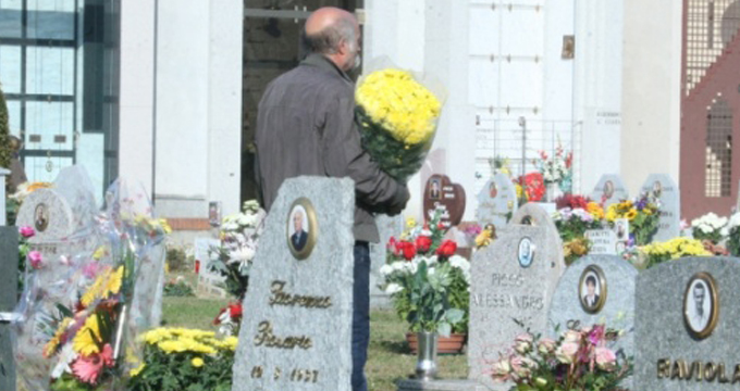 Asti-il-caro-estinto-si-trova-con-un-click