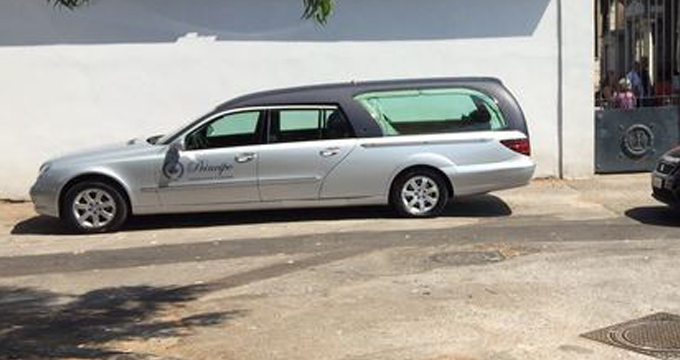 carro-funebre-cimitero-napoli