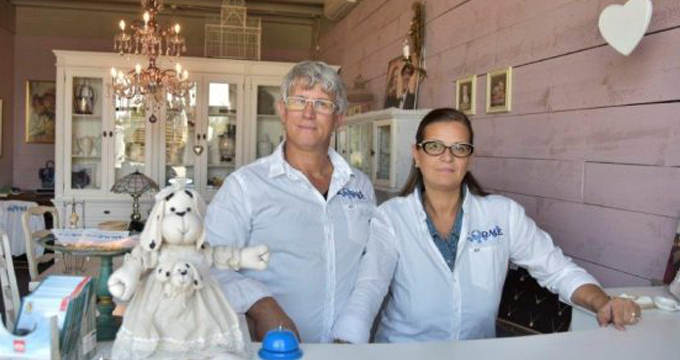 coppia-che-organizza-i-funerali-pet