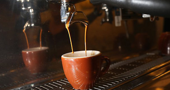 Cuore, con quattro tazze di caffè al giorno la morte da infarto di riduce del 64%.