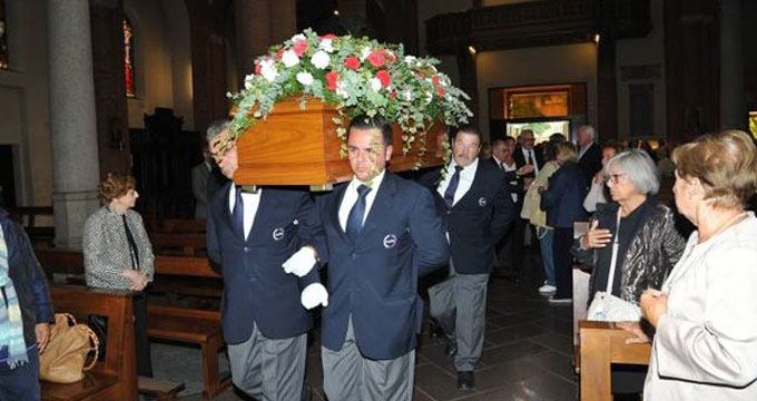 La prima Repubblica ai funerali di Rosilde Craxi: le lacrime di Mengacci.