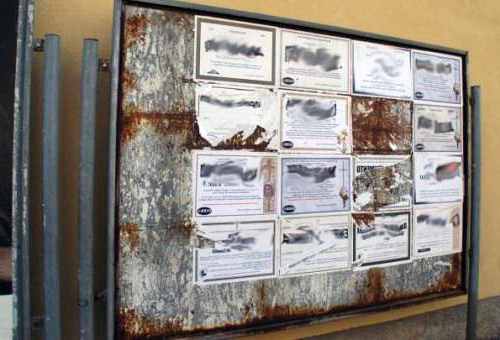 bacheca-manifesti-funebri