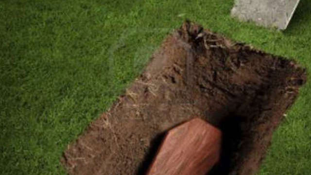 esumazione-bara-cimitero