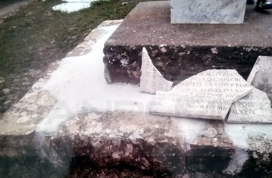 lapide-cimitero-sanremo