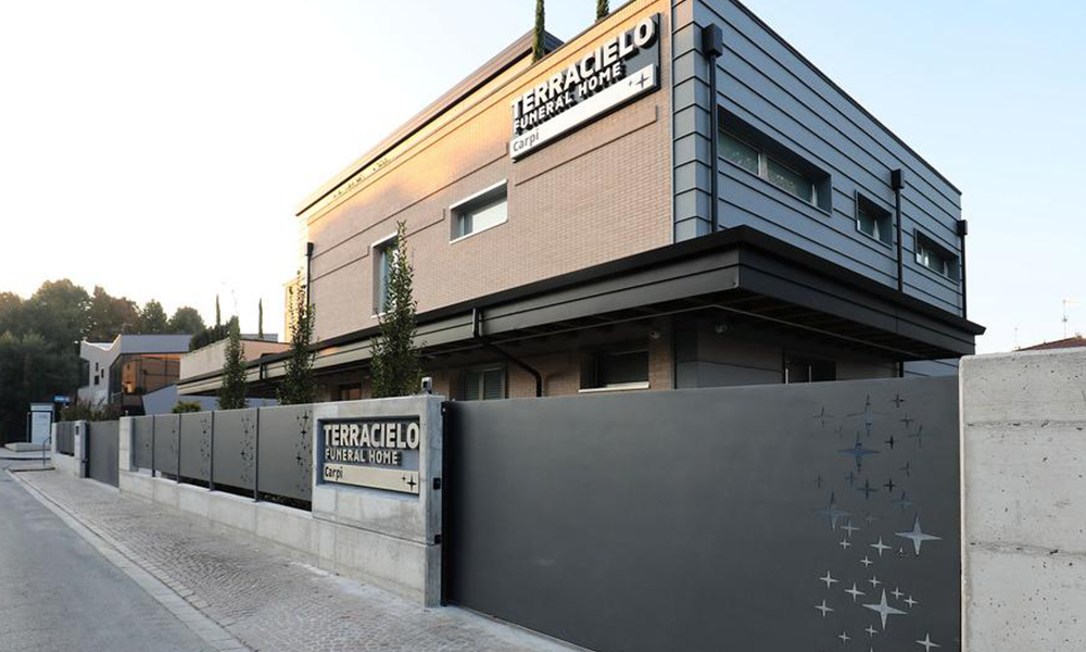 Carpi. Taglio del nastro per la terza Terracielo Funeral Home della provincia.