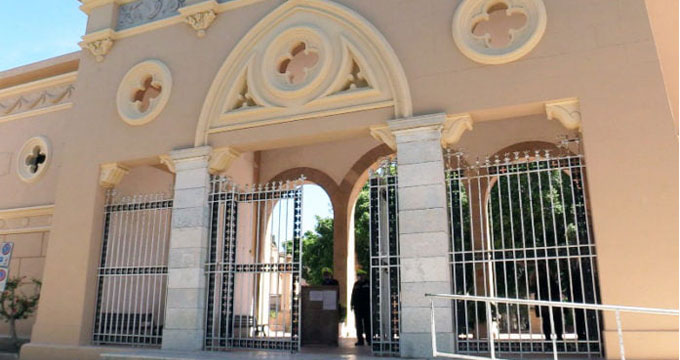 Marsala. Bara cade durante la sepoltura e si frantuma.