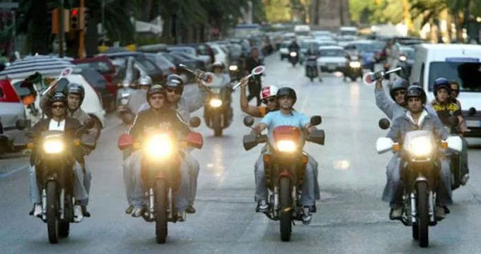 Napoli. Morto il poliziotto dei “falchi” ferito in un inseguimento.