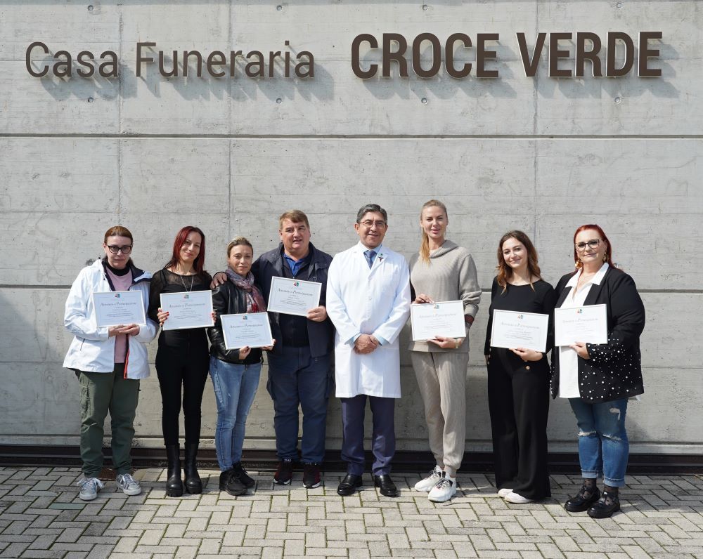 Riprendono a Reggio Emilia, dopo la pausa estiva, i corsi della Scuola Superiore di Formazione per la Funeraria con il 1° livello di “Nuovi Gesti – La Figura Professionale del Tanatoesteta”.
