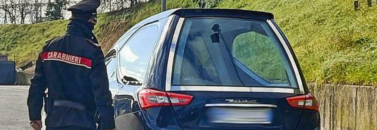 carro funebre Tenta di rubare un carro funebre: arrestato un 23enne.