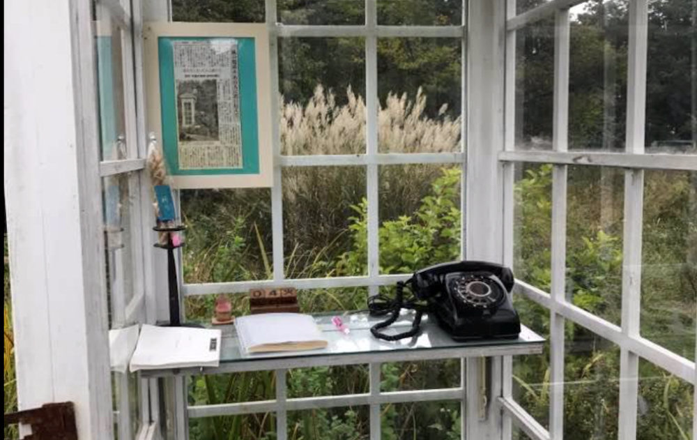 Il Telefono del Vento: dal Giappone all’Italia, parole che viaggiano tra cielo e memoria.