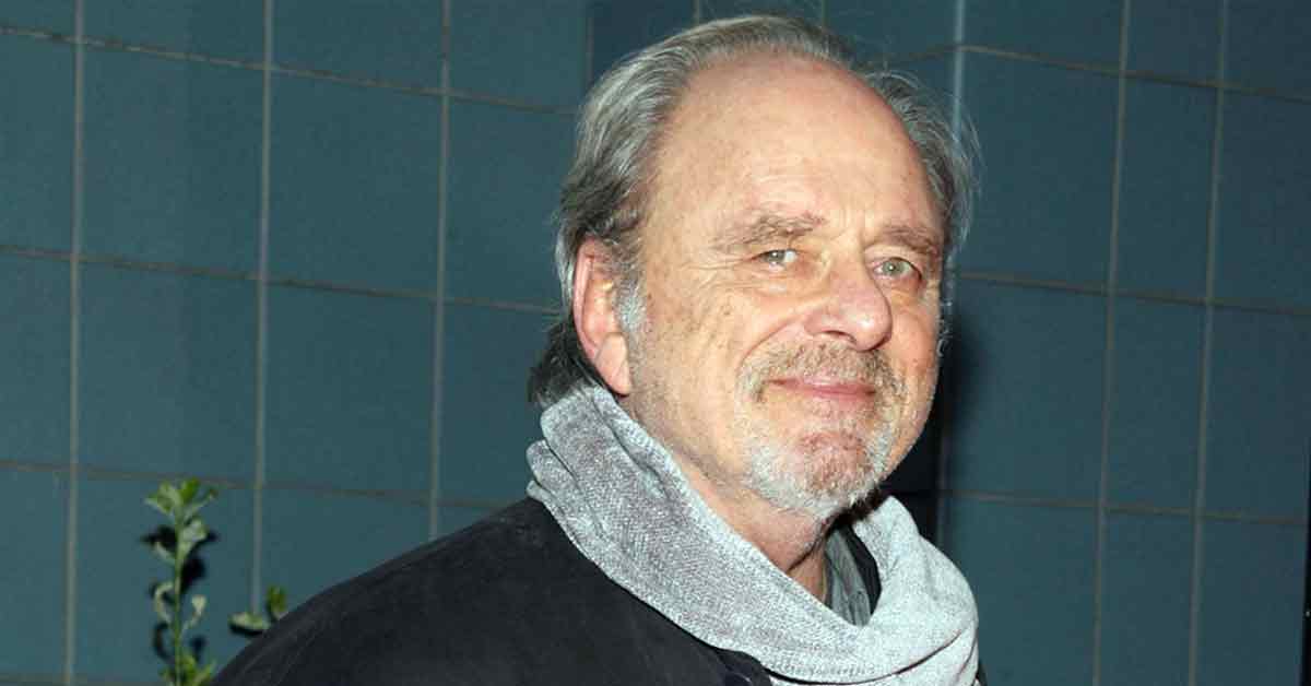 Harris Yulin