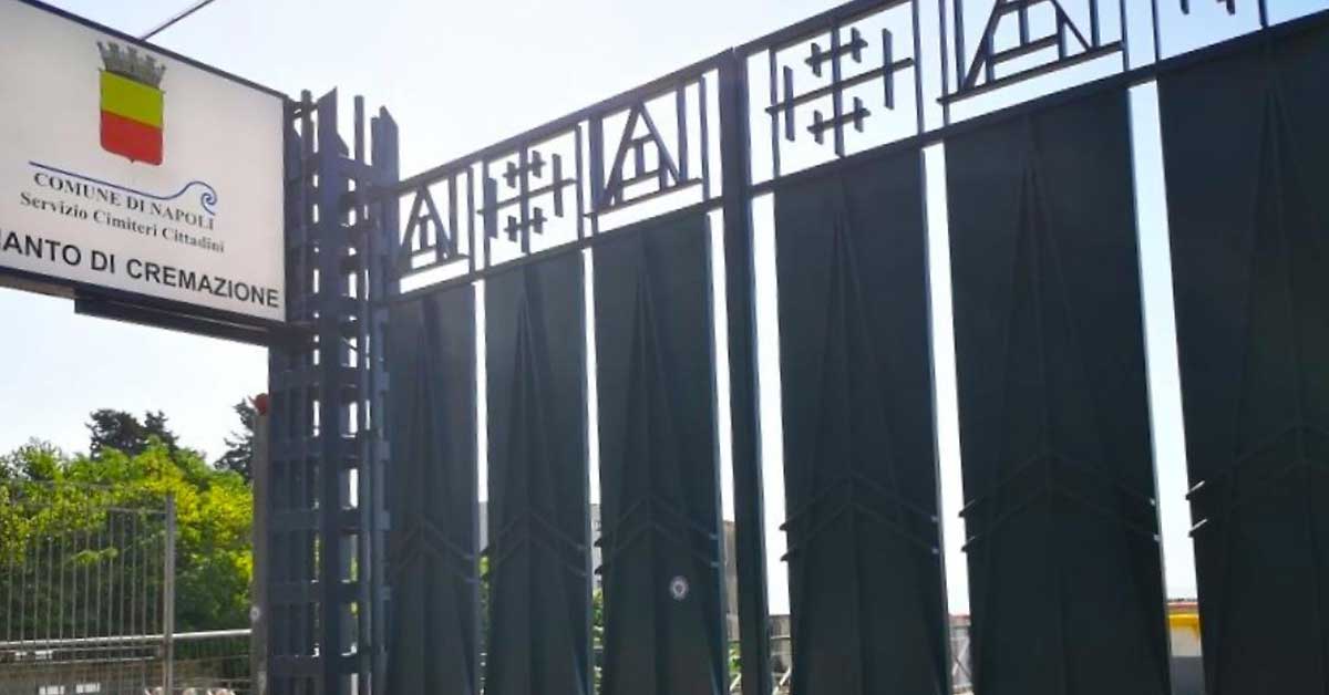 Napoli introduce una tassa sul trasporto delle urne cinerarie: protestano i templi di cremazione.