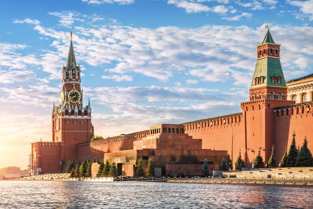 la mummia non si tocca “La mummia non si muove”: il corpo di Lenin resta nel Mausoleo.