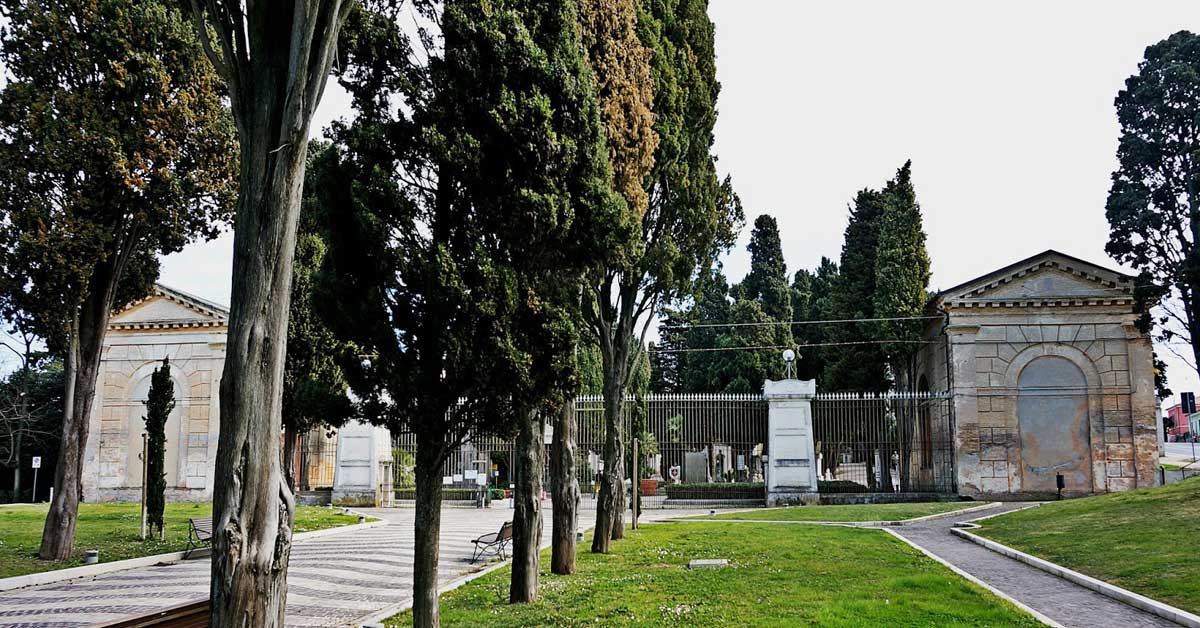 cimitero-tavernelle Tempio Crematorio di Ancona: case svalutate di 300 euro al mq.
