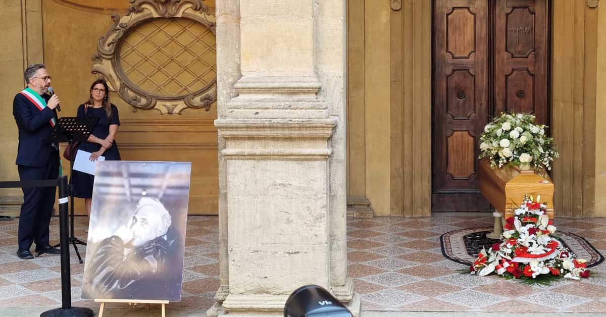 Bologna. L’ultimo saluto a Stefano Benni.