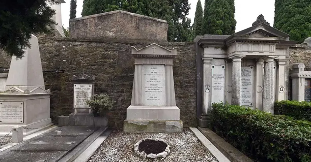 La tomba dimenticata di Sarah Davis.