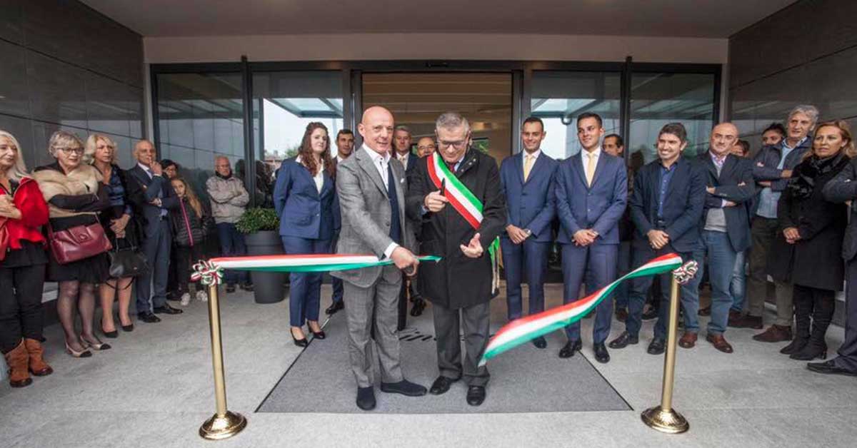 Inaugurazione Casa Funeraria Cincera a Bizzarone-casa-funeraria-cincera-tgf24