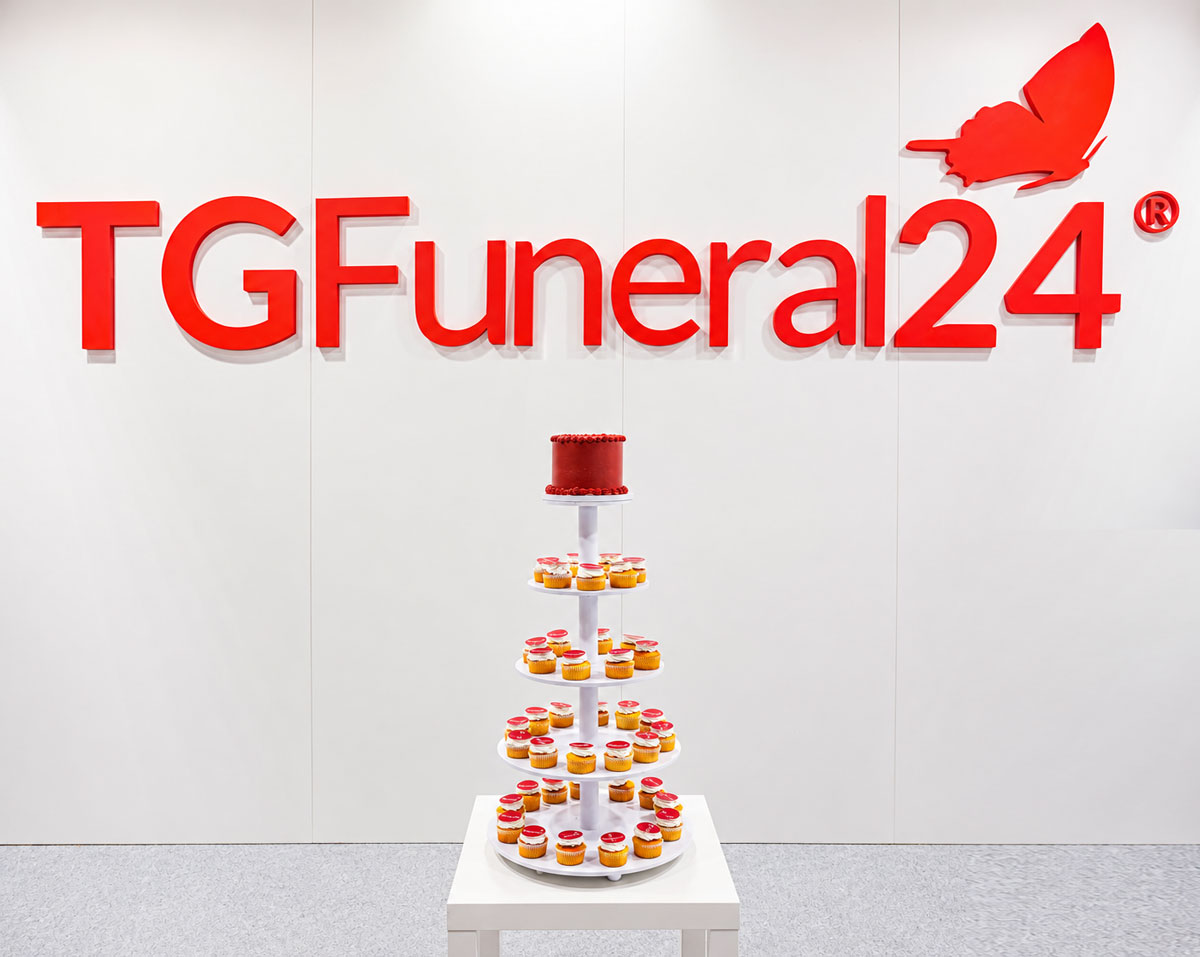01-10-anni-TGF24-torta